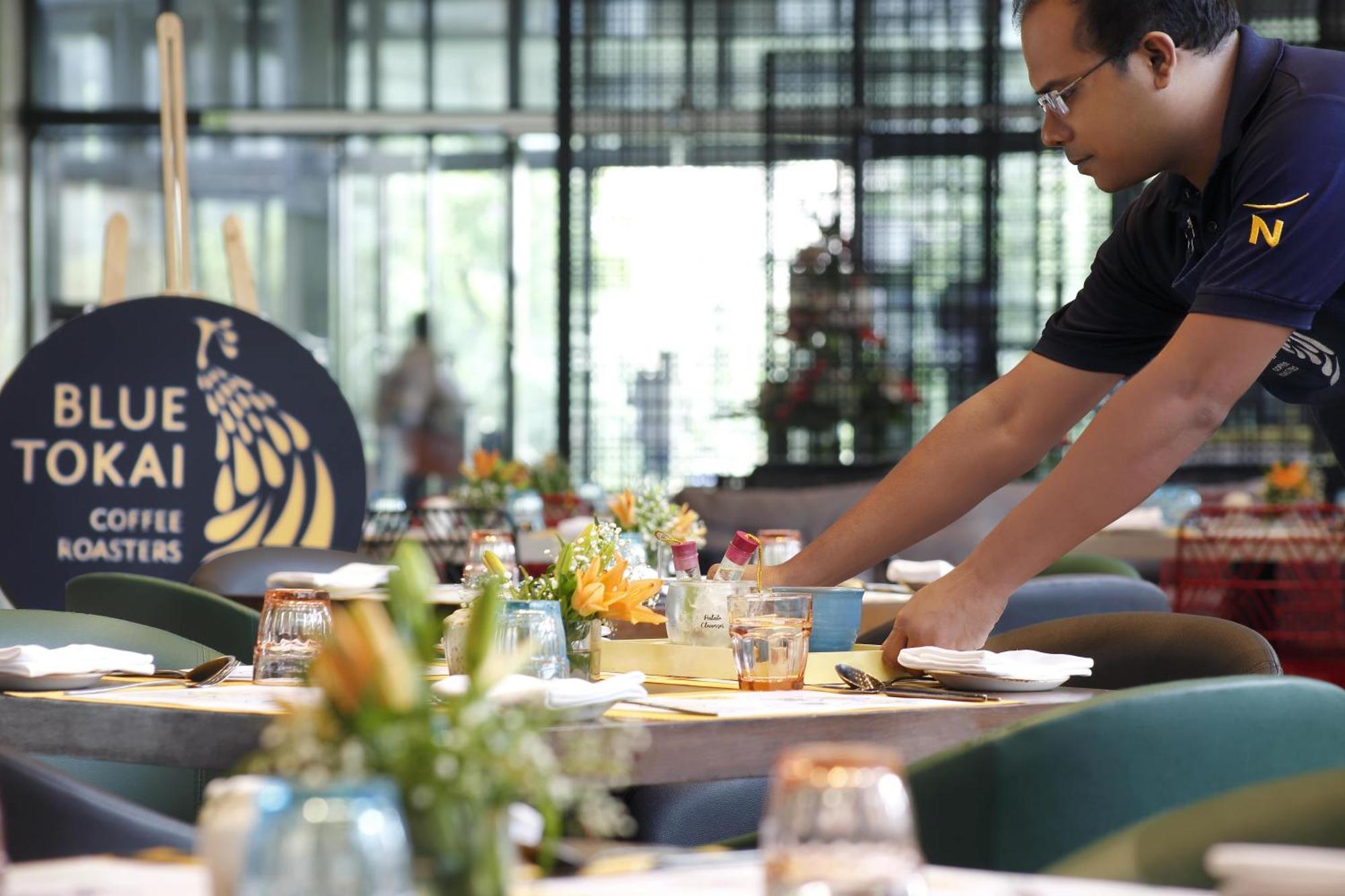 Novotel Kolkata Hotel And Residences Dış mekan fotoğraf Blue Tokai Coffee Roasters